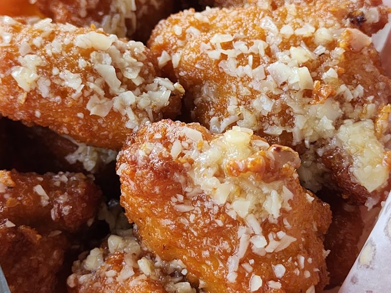 Wing Alley food